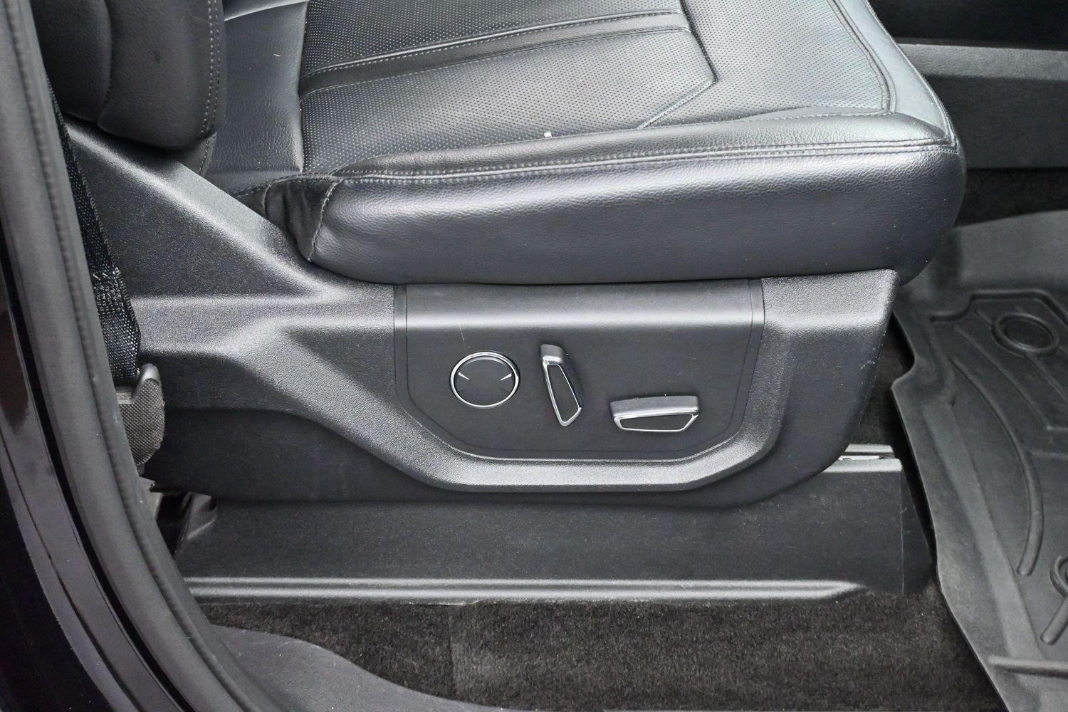 Used 2018 Shadow Black Ford Limited image 38
