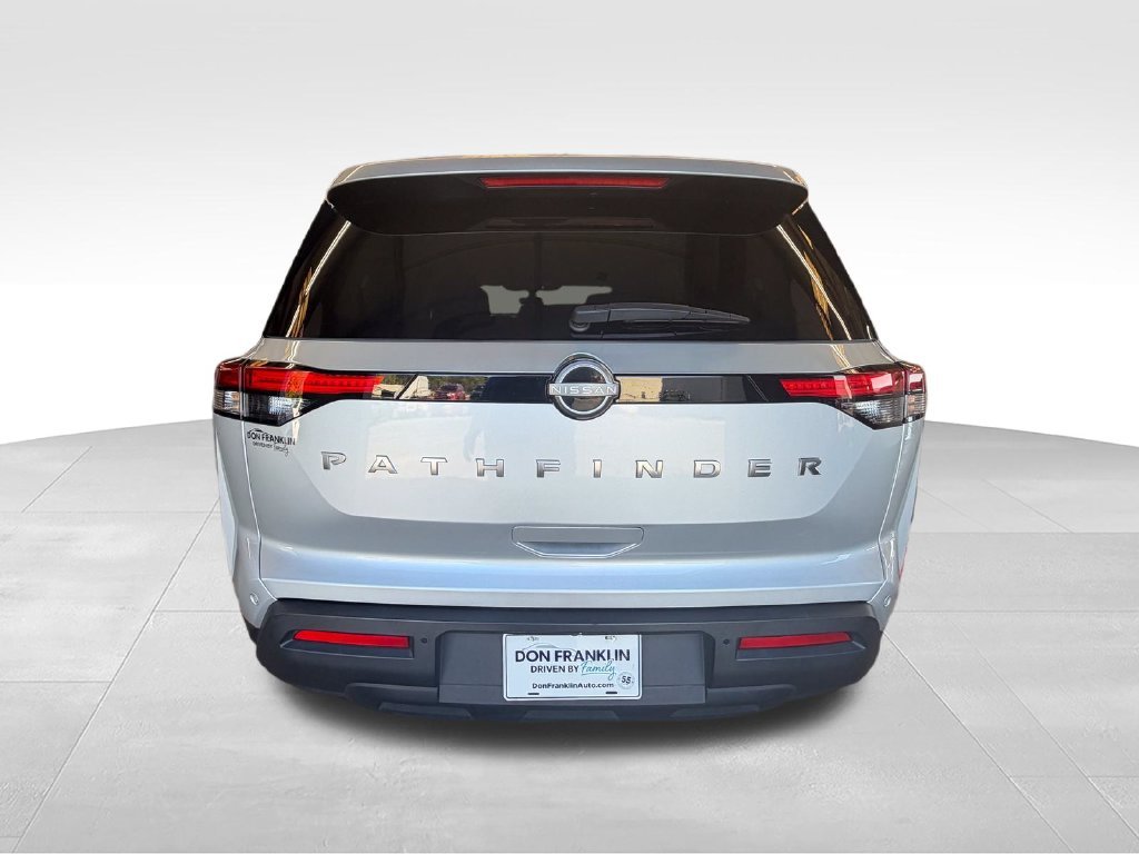 Used 2025 Silver Nissan SV image 4
