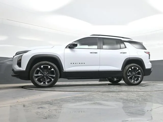 New 2026 Polar White Tricoat Chevrolet RS image 21