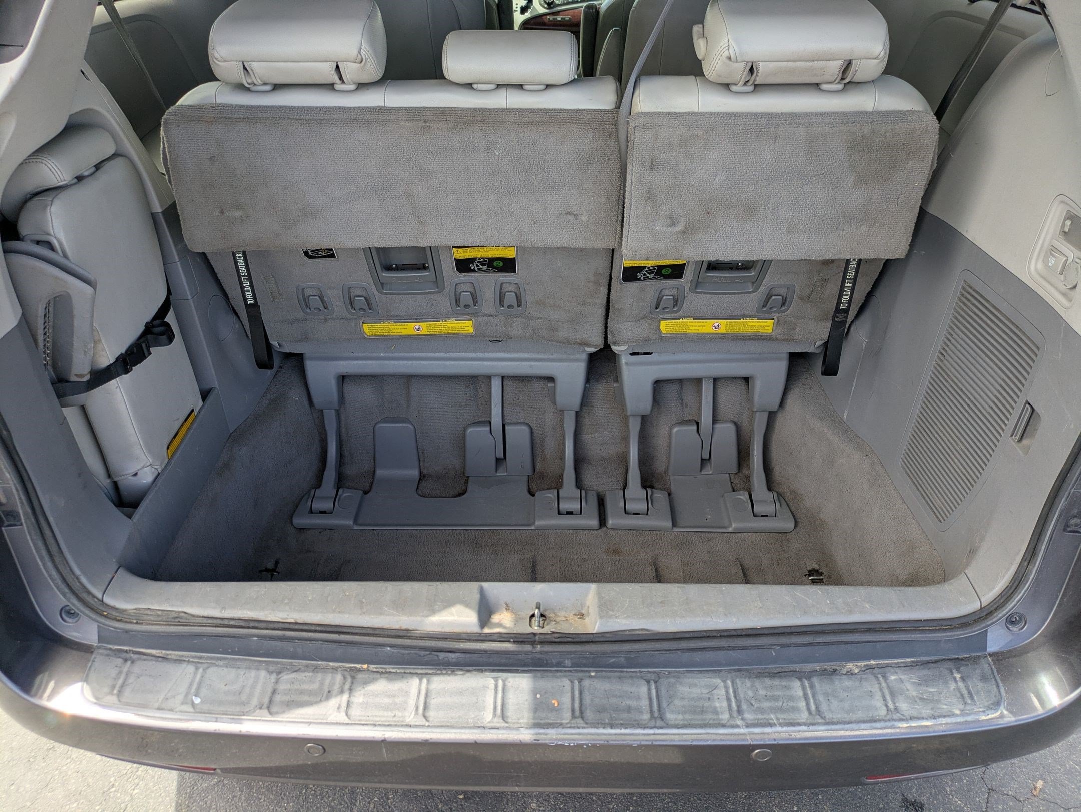 Used 2011 Predawn Gray Mica Toyota XLE AAS image 31