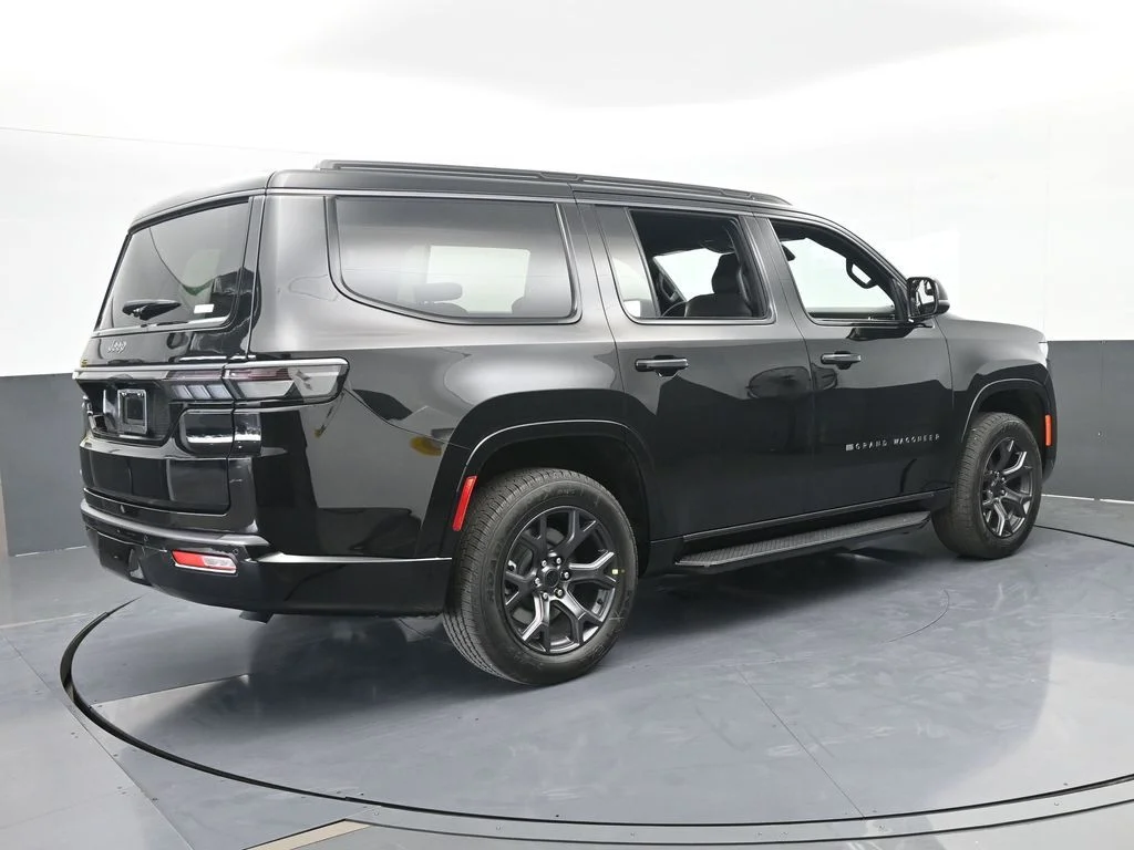 New 2026 High Gloss Black Exterior Paint Jeep Limited Altitude image 6