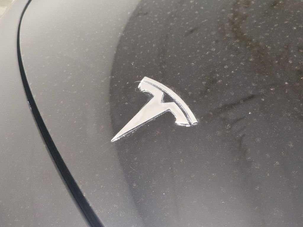 2023 Tesla Model Y Long Range - Photo 13