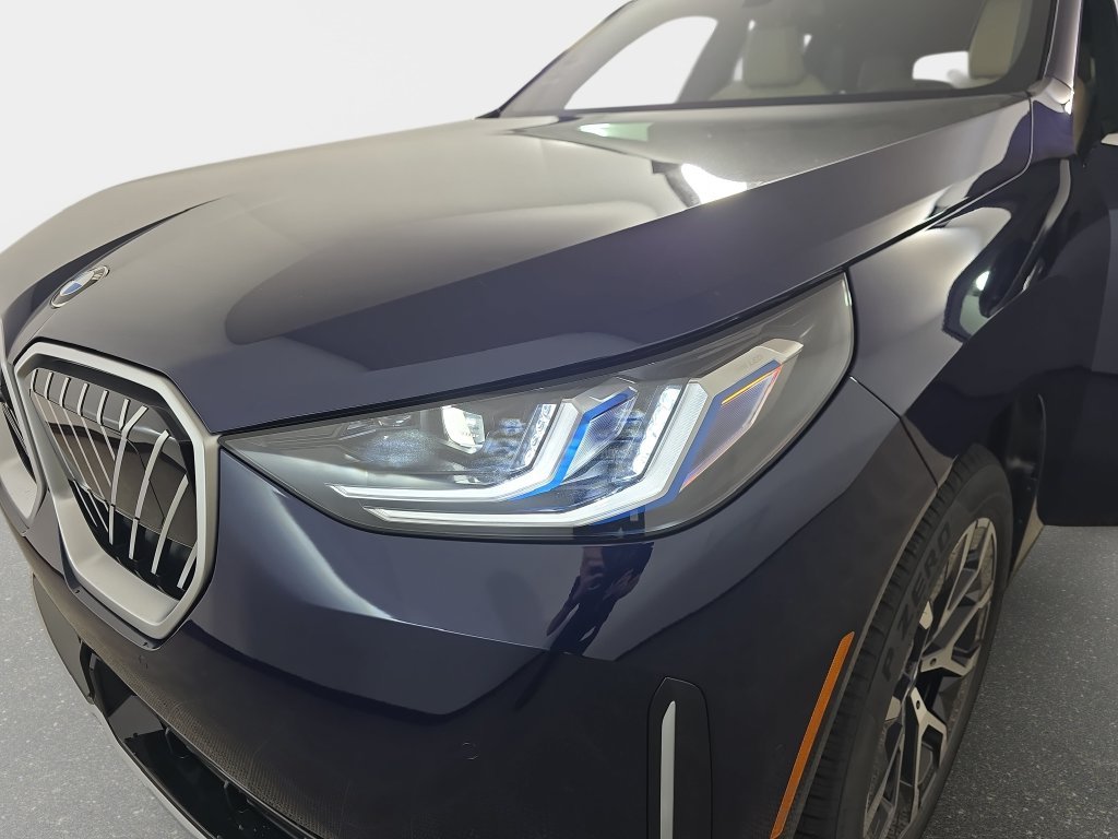 New 2026 Tanzanite Blue II Metallic BMW 30 xDrive image 33