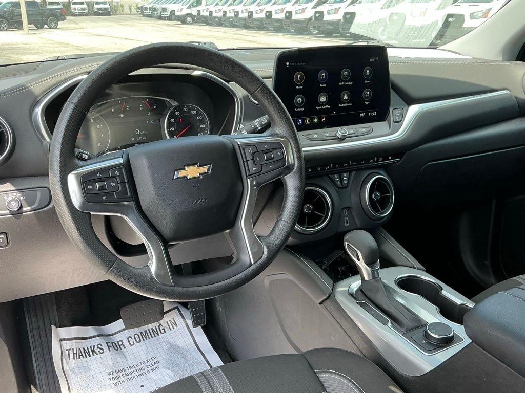 Used 2025 White Chevrolet LT image 22