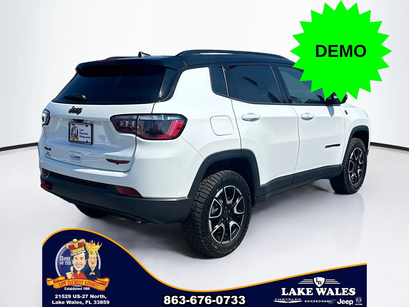 New 2026 Bright White Clear-Coat Exterior Paint Jeep Trailhawk image 6