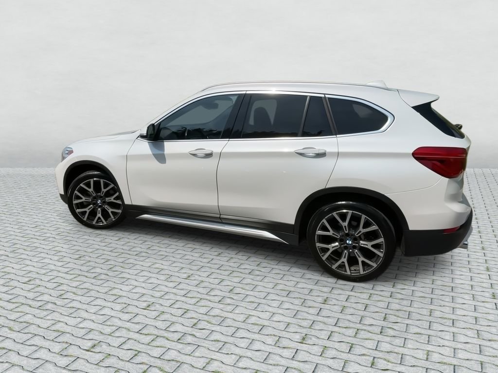 Used 2021 White BMW xDrive28i image 6