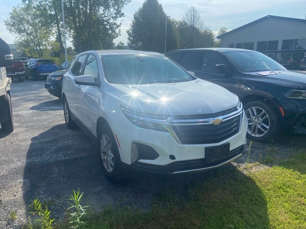 Used 2024 Summit White Chevrolet LT image 1