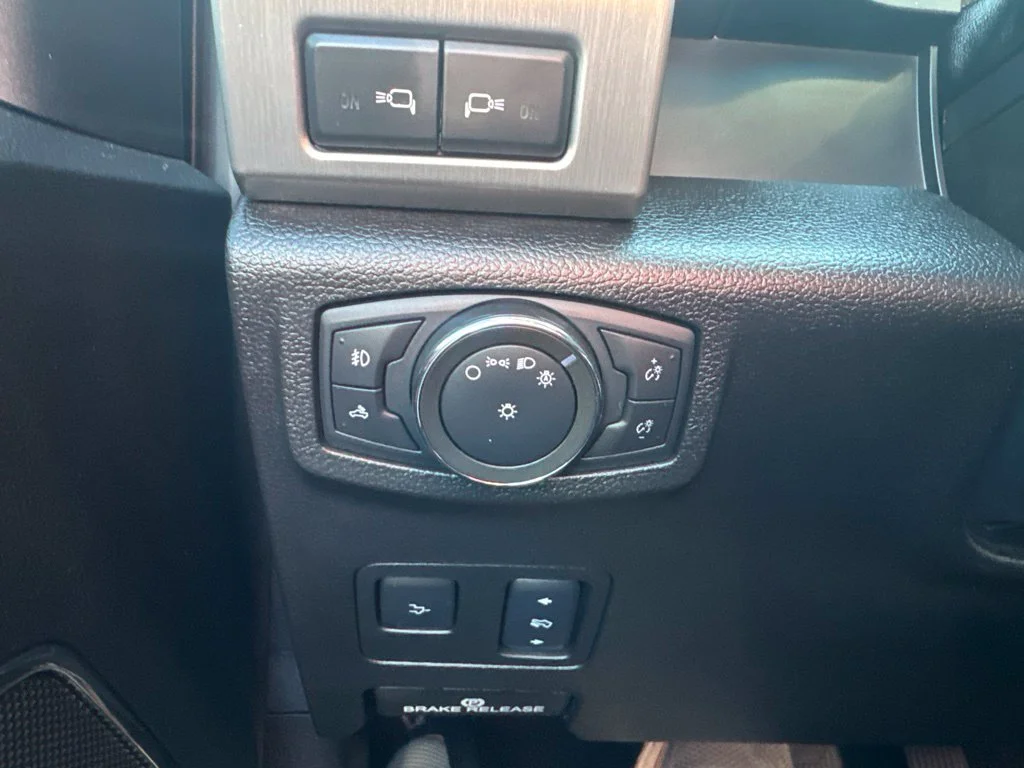 Used 2017 Gray Ford Platinum image 28