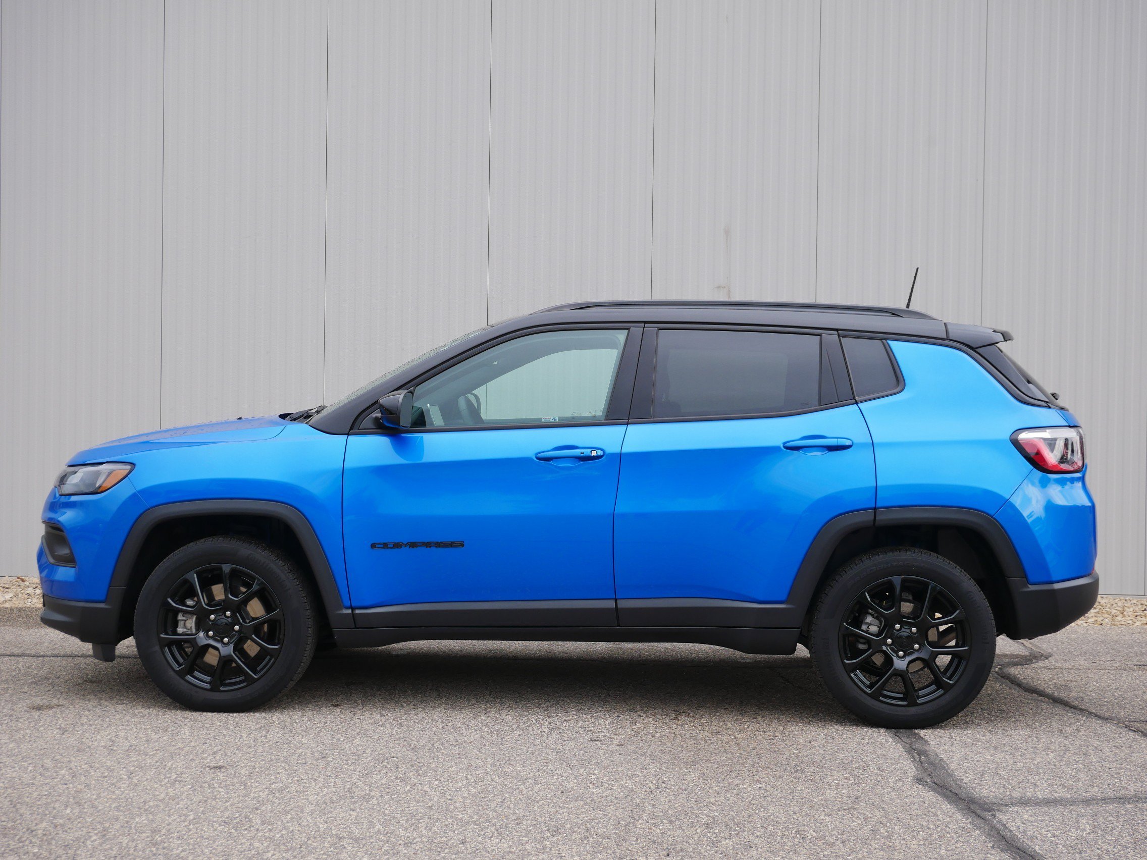 Used 2023 Jeep Compass Altitude with VIN 3C4NJDBN2PT548744 for sale in Hastings, Minnesota