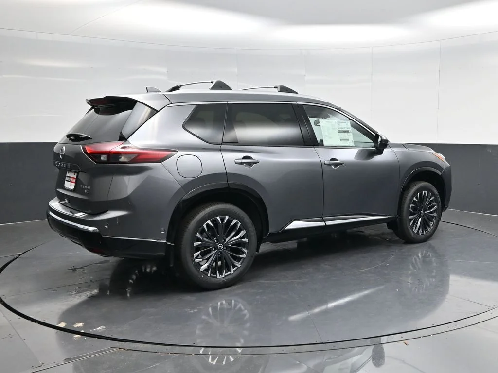 New 2026 Gray Nissan Platinum image 3