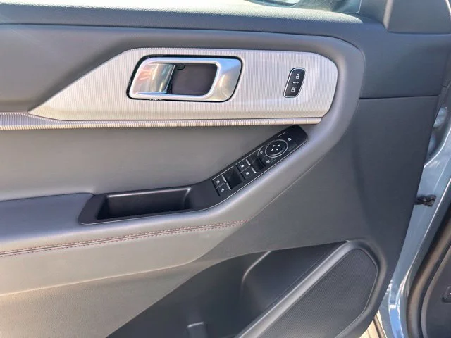 Used 2026 Vapor Blue Metallic Ford Active image 33