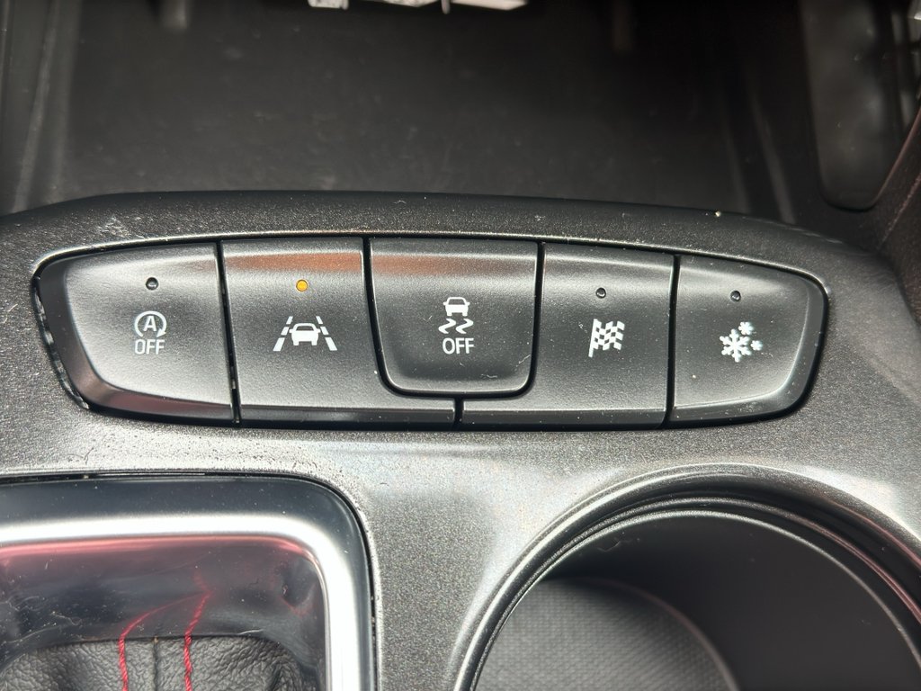 Used 2025  Chevrolet RS image 25