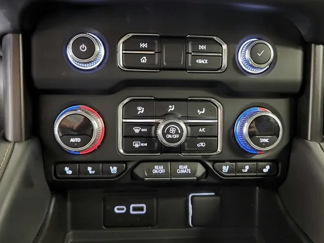 2023 GMC Yukon AT4 - Photo 25