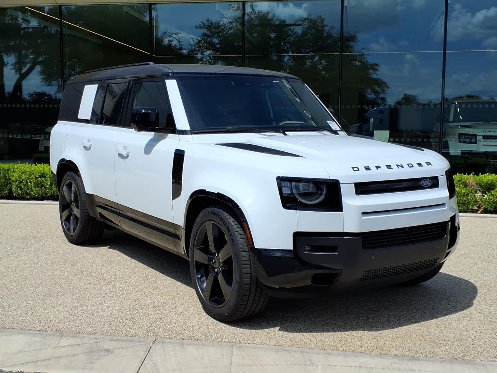 New 2026 Fuji White Land Rover X-Dynamic SE image 2