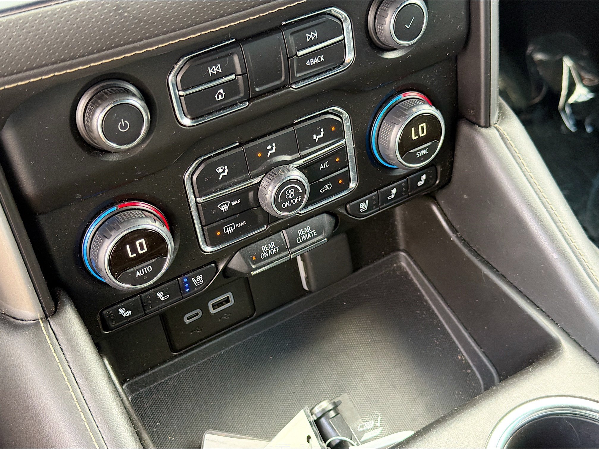 Used 2024 Black Chevrolet Premier image 33