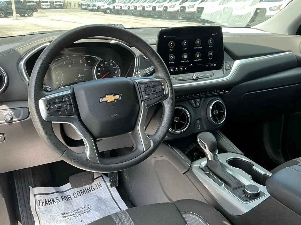Used 2025 White Chevrolet LT image 22