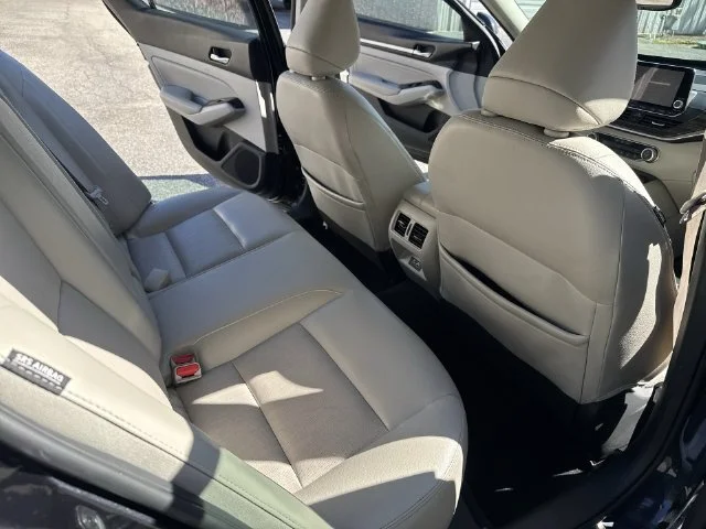 Used 2020 Blue Nissan 2.5 SL image 11