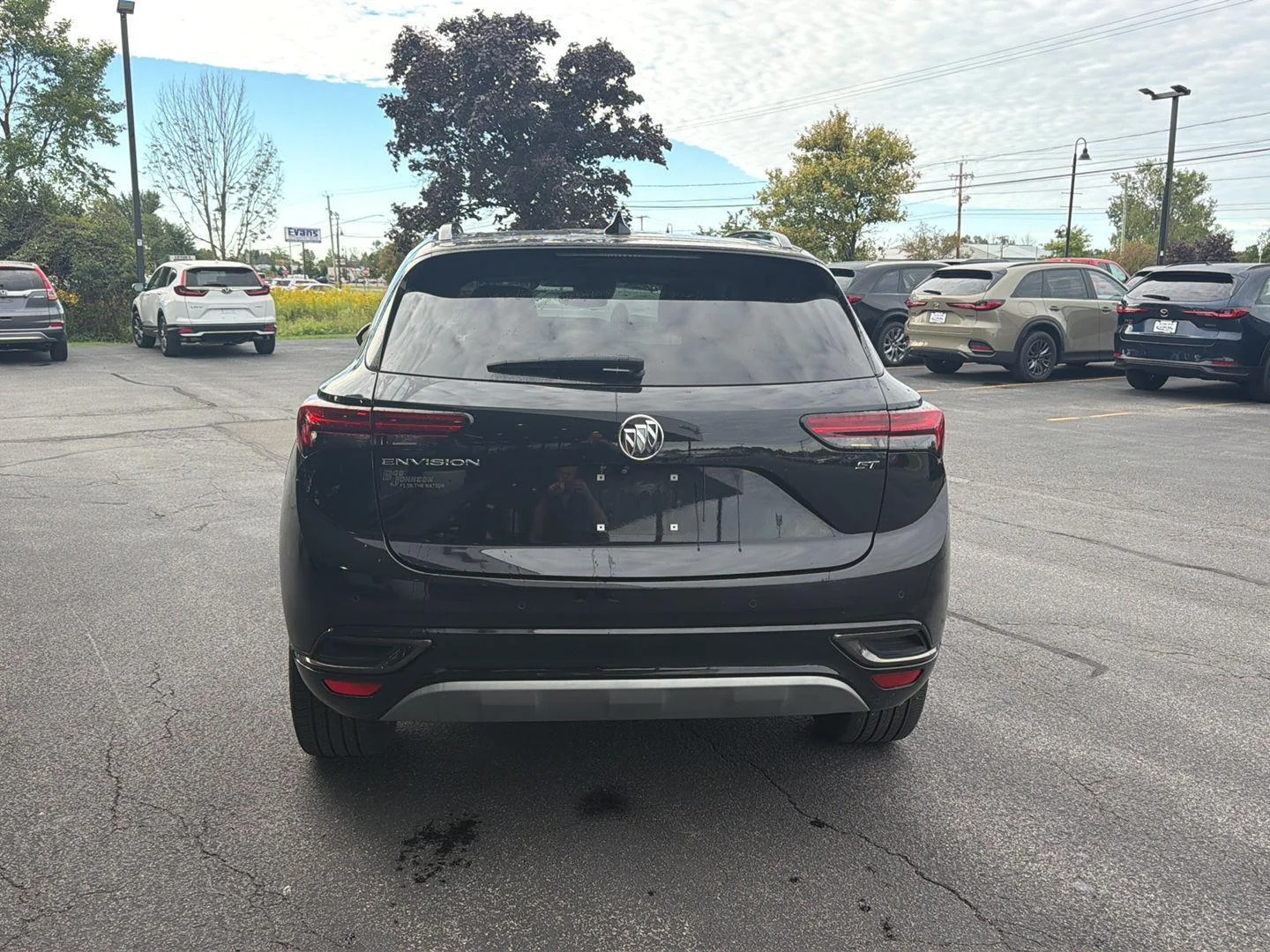 Used 2022 Ebony Twilight Metallic Buick Preferred image 9