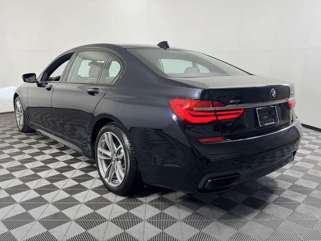 Used 2019 Black BMW 740i xDrive image 8