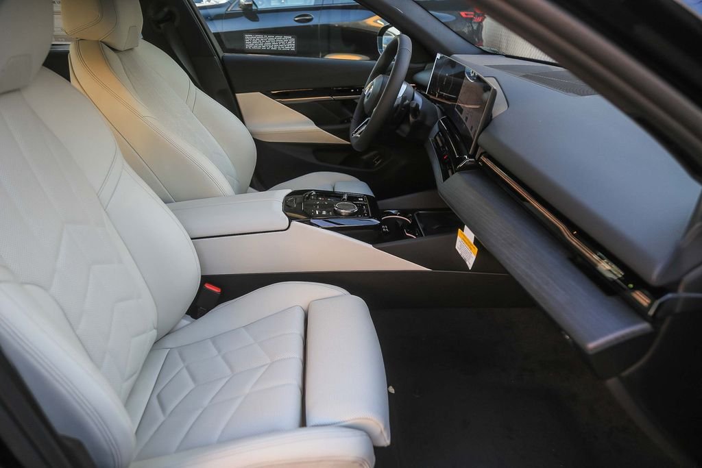 Used 2026 Black Sapphire Metallic BMW 530i image 13