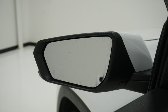 Used 2024 WHITE GMC SLT image 15