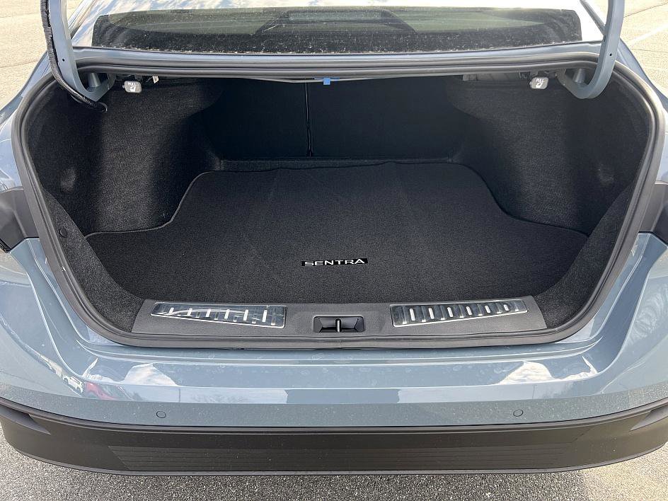 New 2026 Atlantic Gray Metallic Nissan SL image 32