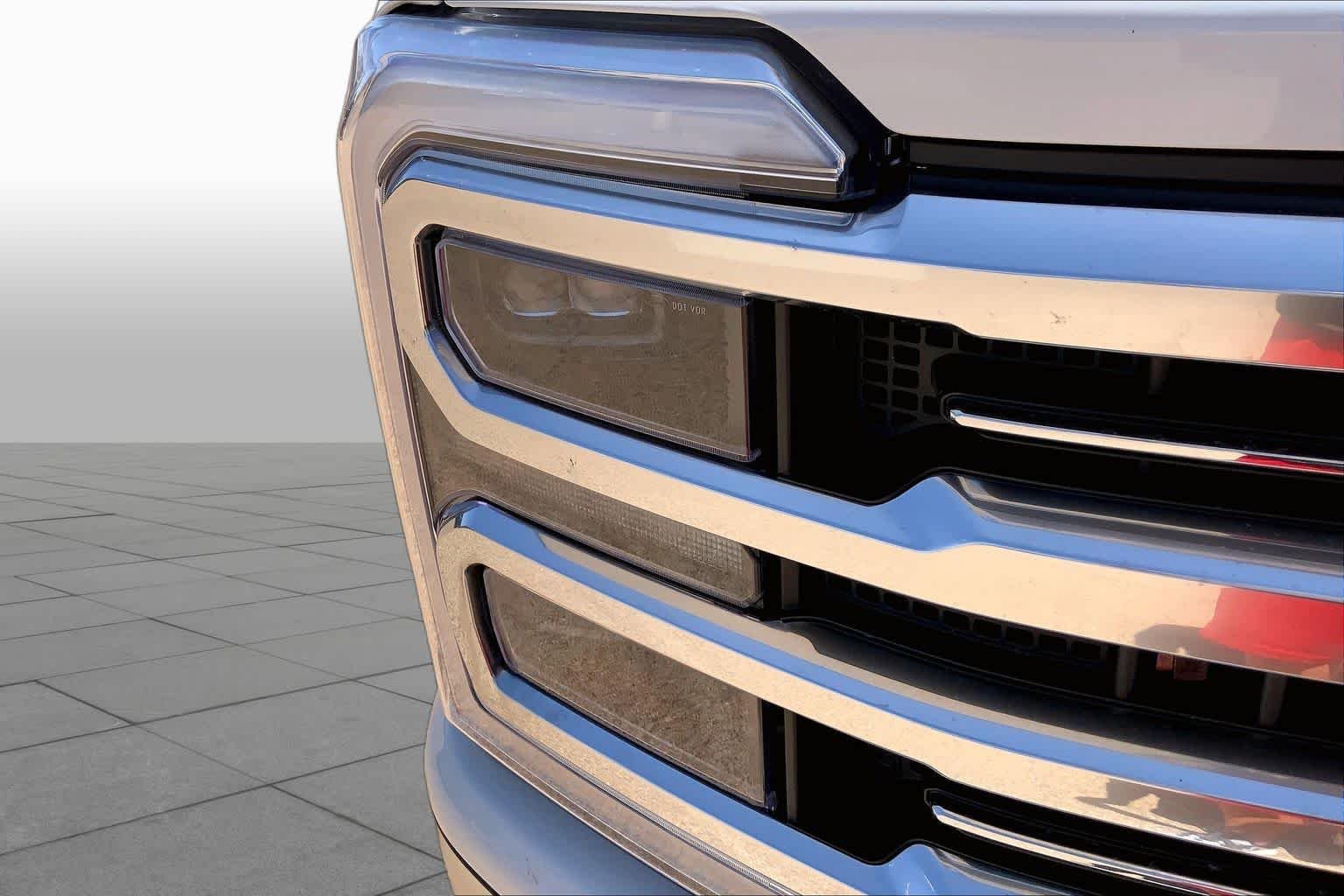 New 2026 Star White Metallic Tri-Coat Ford F-250® Platinum® image 13