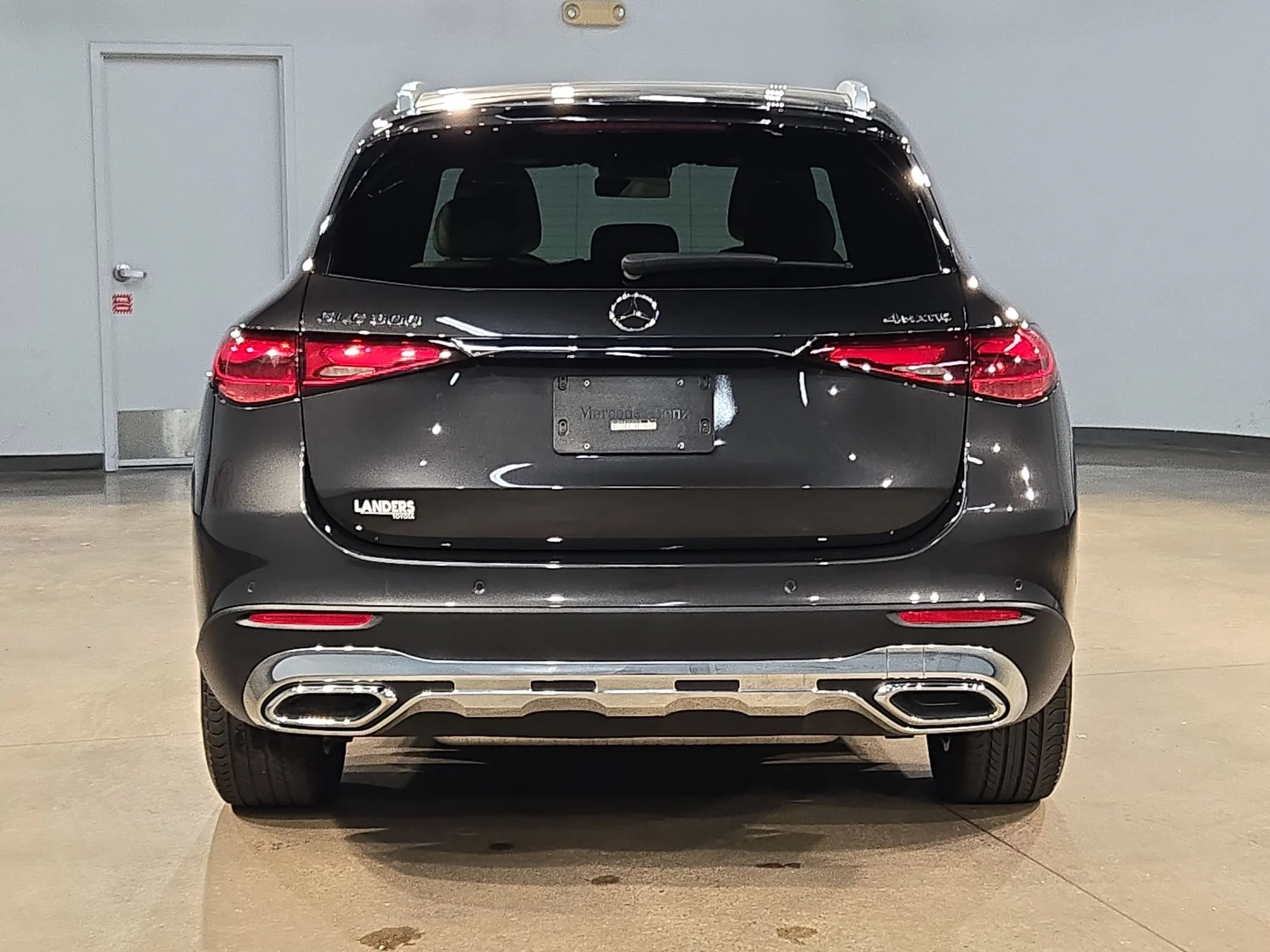 Used 2024 Graphite Grey Metallic Mercedes-Benz GLC 300 image 6