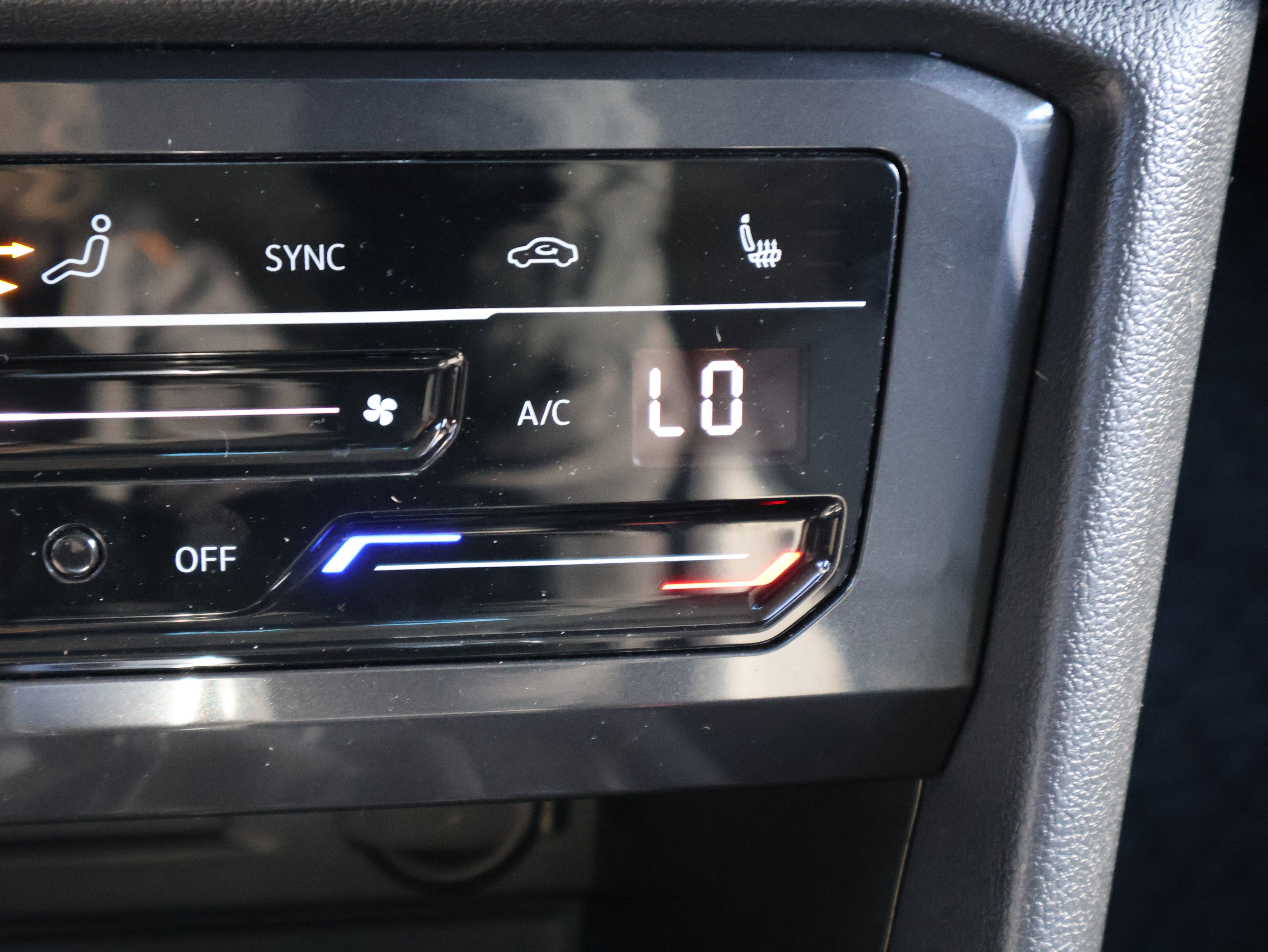 2022 Volkswagen Tiguan SE - Photo 29