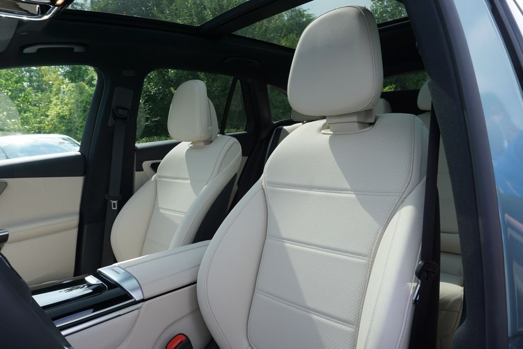 New 2027 Verde Silver Metallic Mercedes-Benz GLC 300 image 13