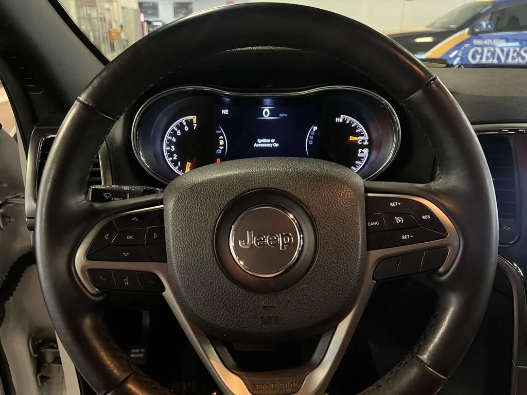 Used 2018 White Jeep Altitude 4x4 image 15