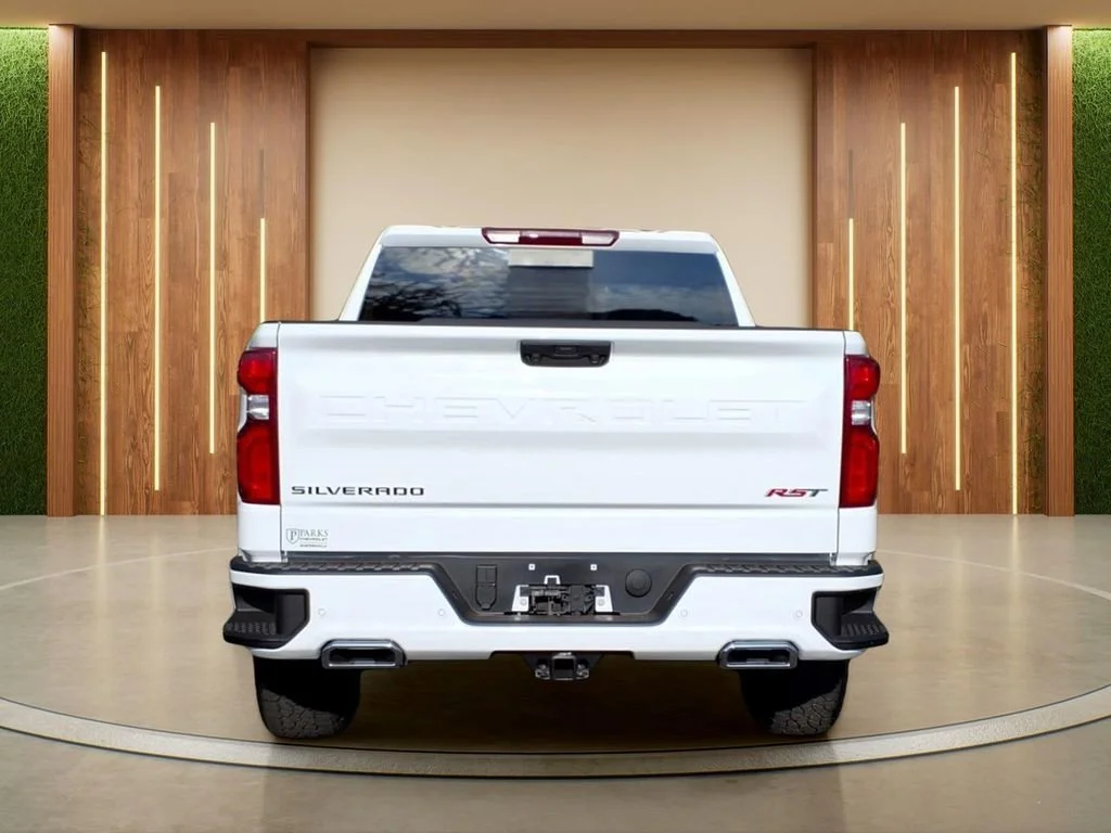 New 2026 Summit White Chevrolet RST image 30