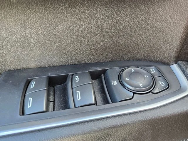 Used 2022 White Chevrolet LT image 36