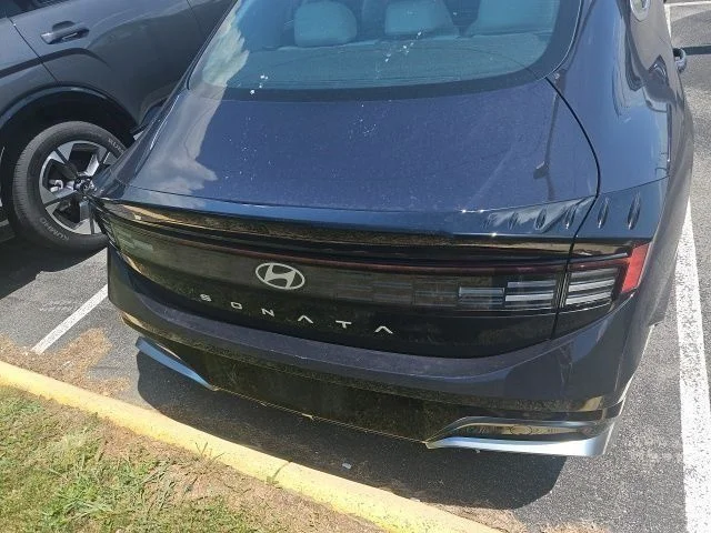 Used 2024 Blue Hyundai SEL image 3