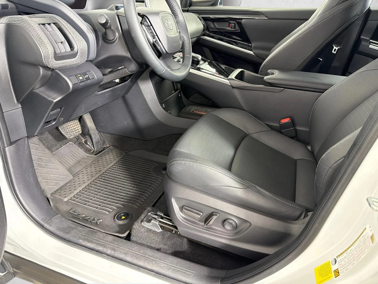 Used 2024 White Toyota XLE image 19