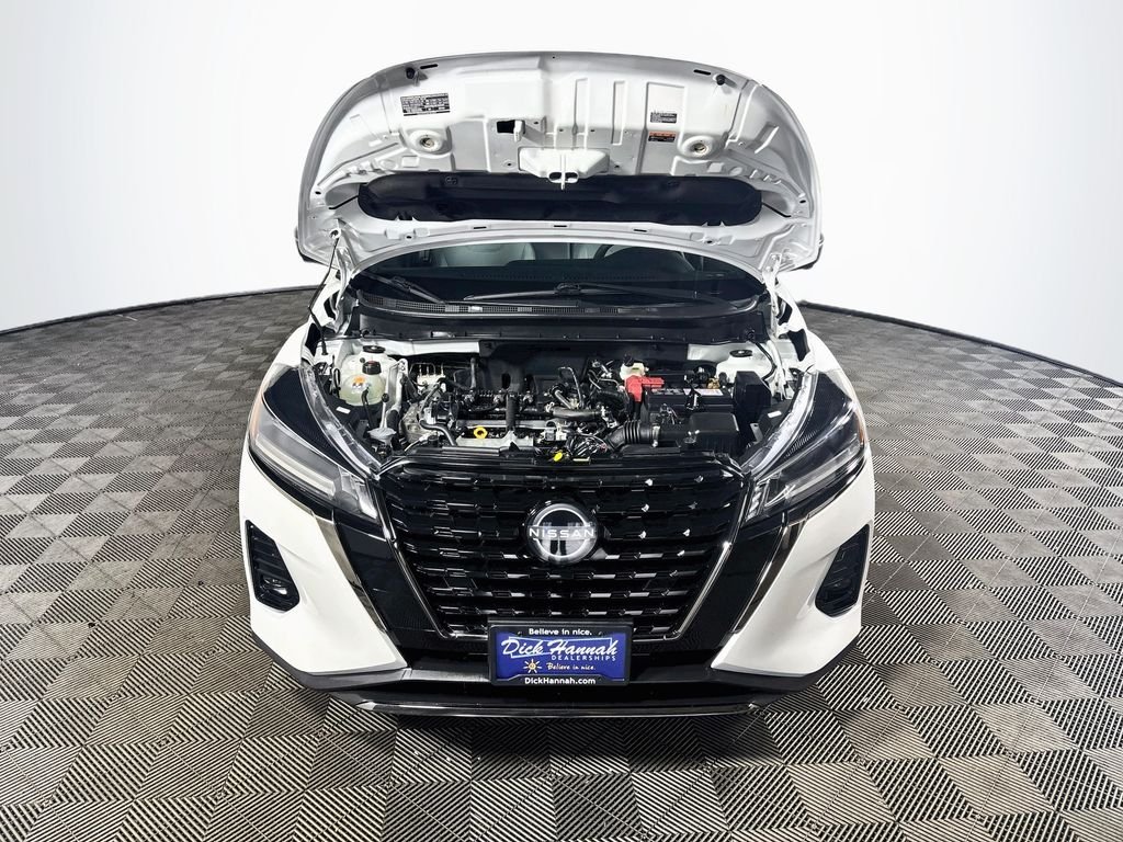 Used 2024 Aspen White Nissan SR image 21