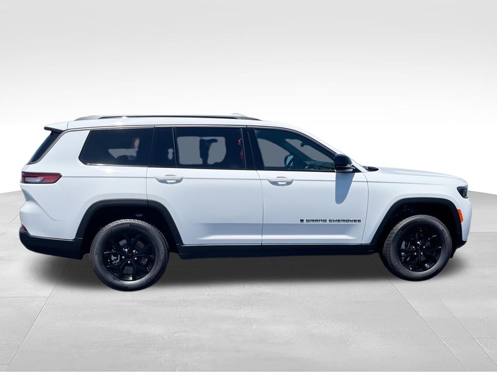 New 2026 White Jeep Altitude image 9