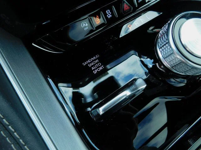 New 2026 High Gloss Black Exterior Paint Jeep Limited Altitude image 18