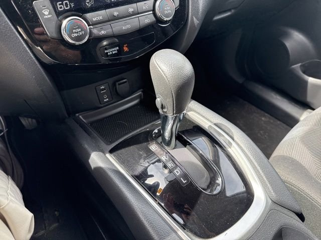 Used 2016 White Nissan SV image 34