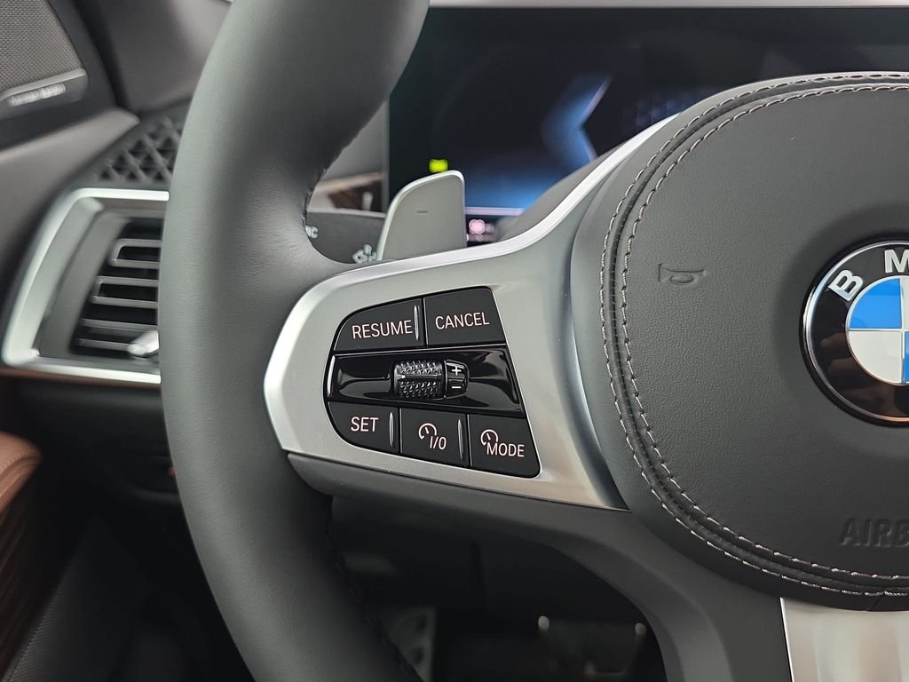 New 2026 Alpine White BMW xDrive40i image 17
