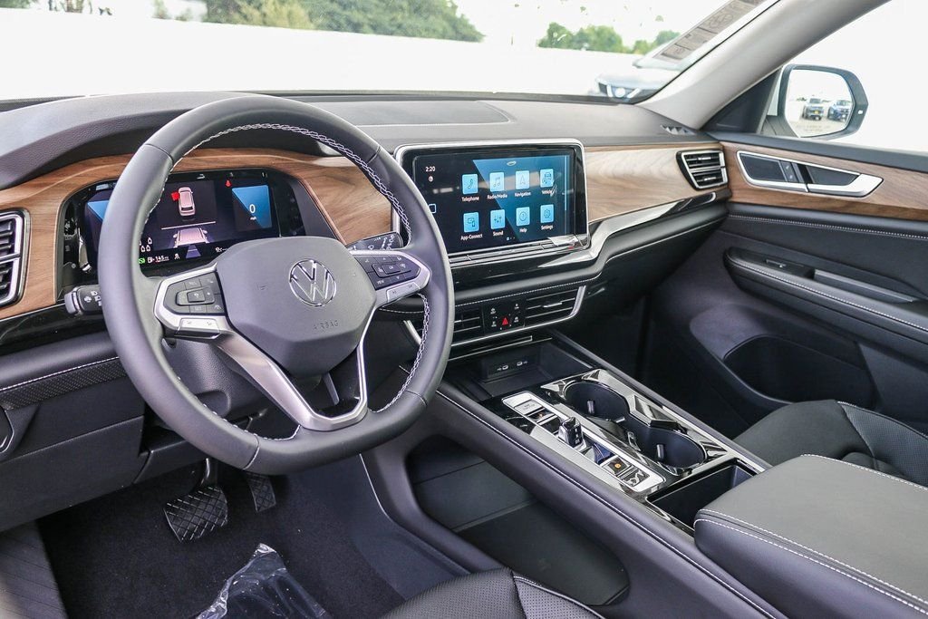 New 2026 White Volkswagen 2.0T SE w/Technology image 26