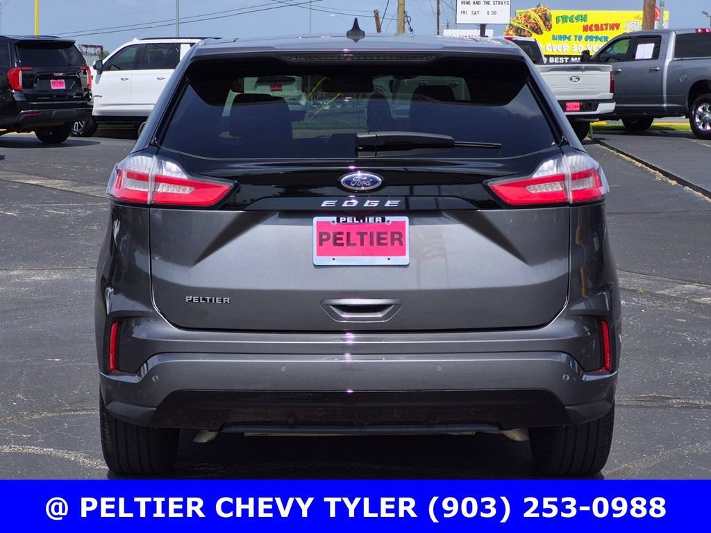 Used 2023  Ford SEL image 5