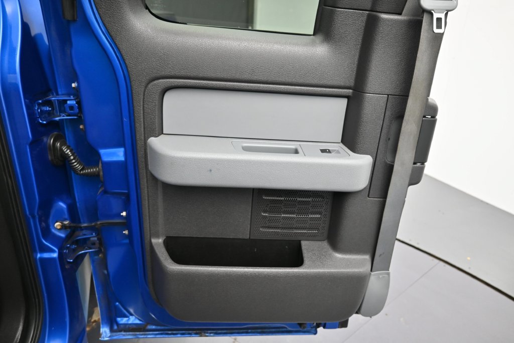 Used 2013 Blue Flame Metallic Ford XLT image 27