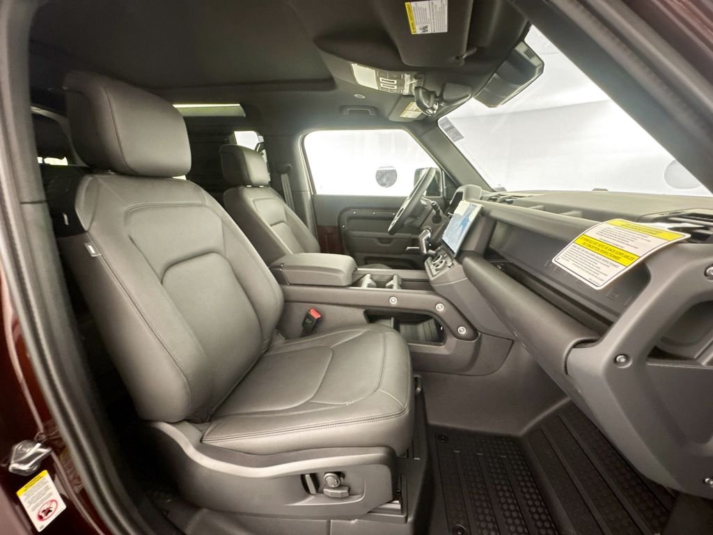 New 2026 Sedona Red Land Rover X-Dynamic SE image 29