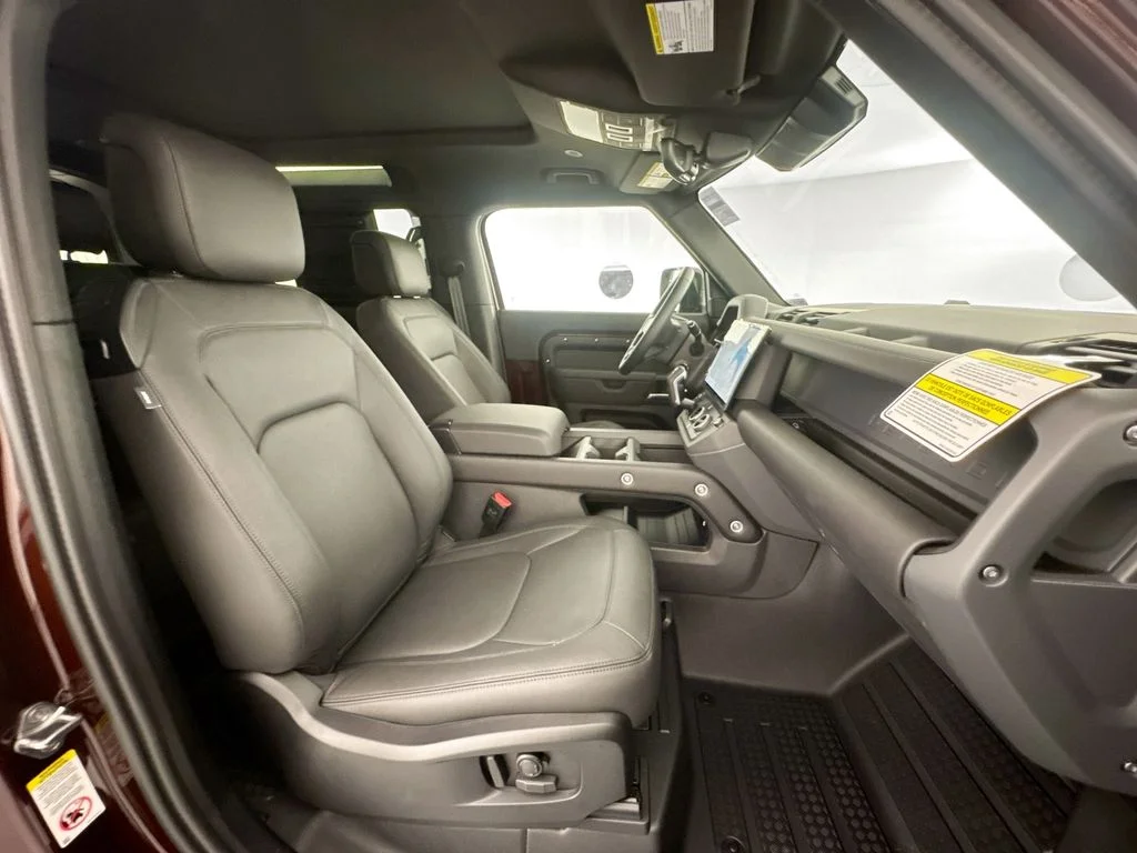 New 2026 Sedona Red Land Rover X-Dynamic SE image 29