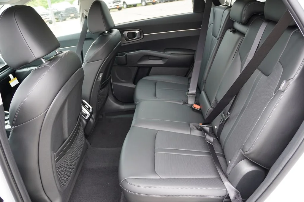 New 2026 Glacial White Pearl Kia S image 11