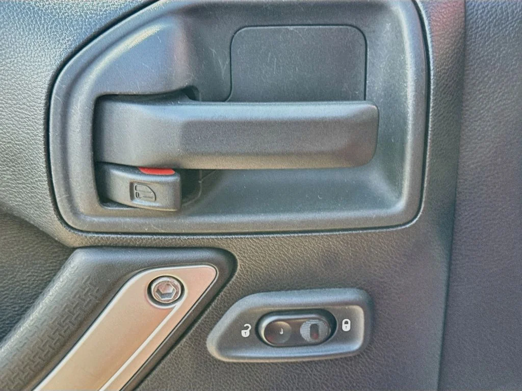 Used 2011 Red Jeep Sahara image 18