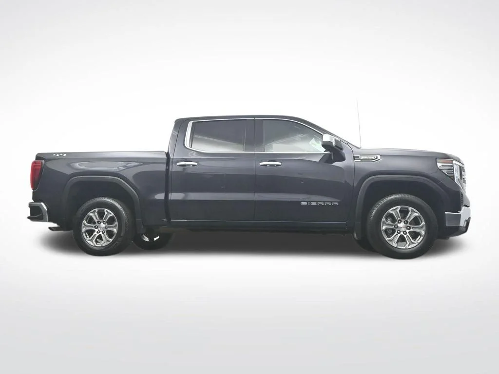 Used 2025 Silver GMC SLT image 41