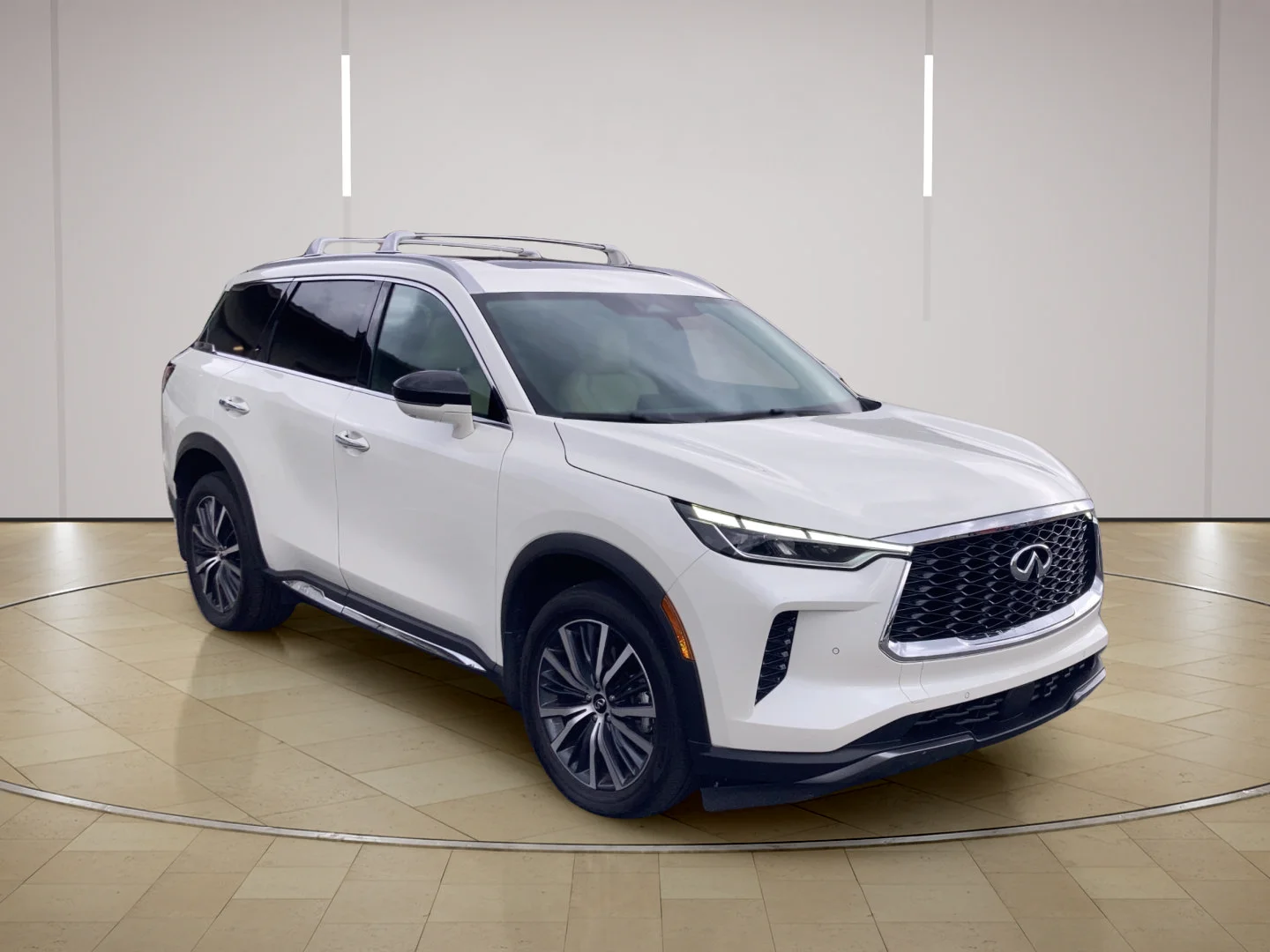 Used 2025 Majestic White INFINITI SENSORY image 2