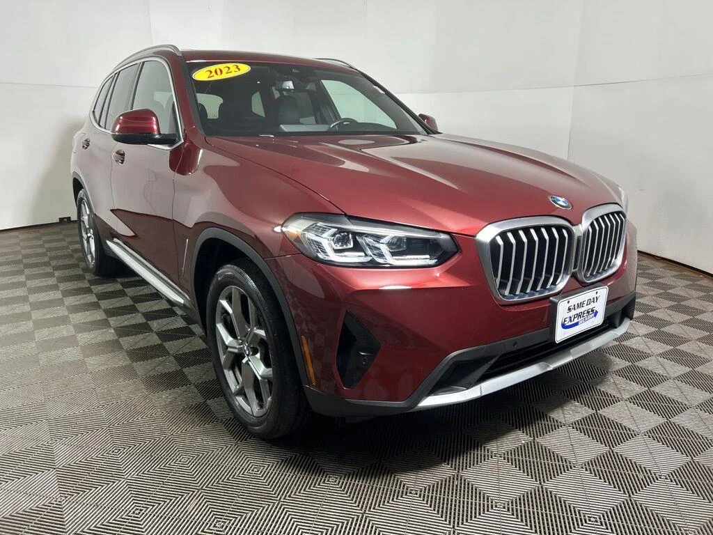 Used 2023 Aventurin Red Metallic BMW xDrive30i image 5